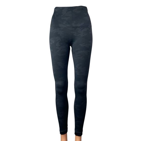 Spanx Look At Me Now Black Camo Camouflage Skinny Activewear Leggings Pants Sz M - Picture 1 of 3